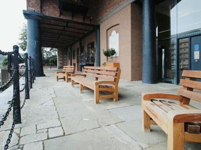 House for rent in Calderstones
