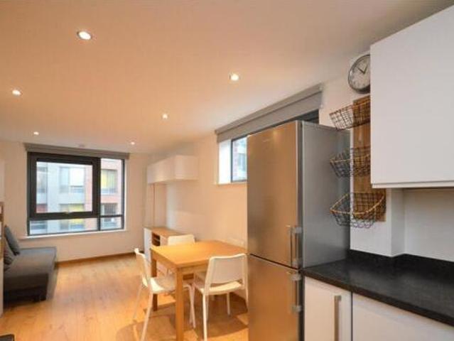 House for rent in Calderstones