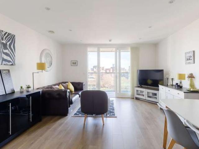 Apartment for rent in Poplar Grove, Greater London