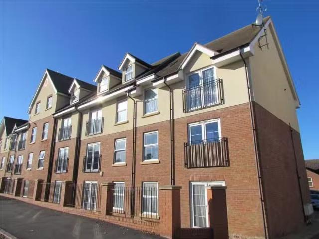 Apartment for rent in Upper Dovercourt, Dale Hill