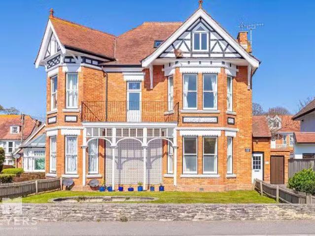Apartment for rent in Harmondsworth, Isle Of Man