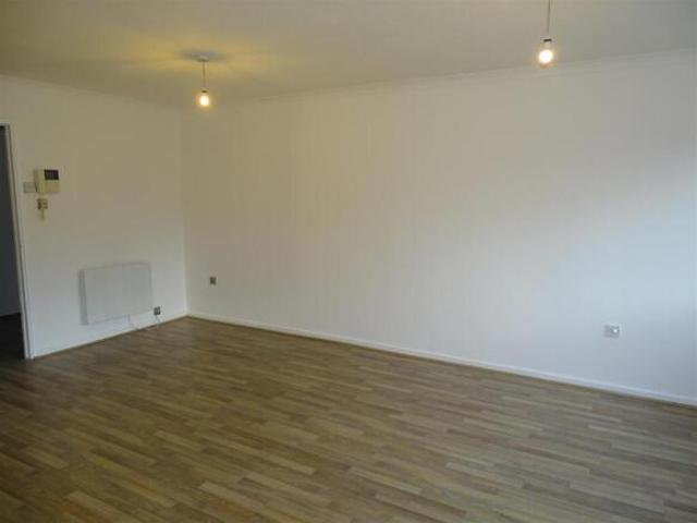 Apartment for rent in Henshaw, Yeadon