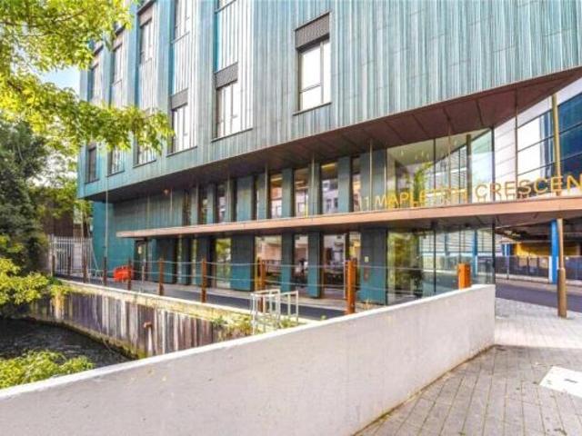 Apartment for rent in Cat Hill, England