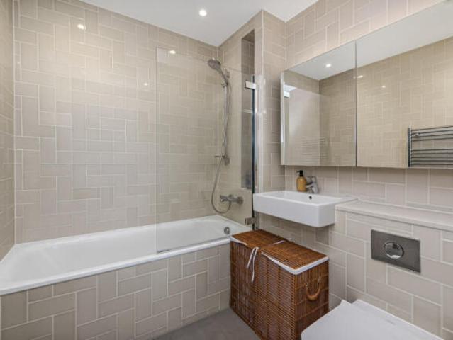 Apartment for rent in Cat Hill, England