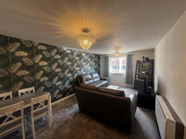 Apartment for rent in Glyn Eiddew, Falcon Lodge