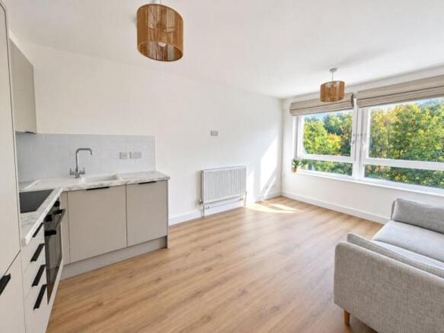 Apartment for rent in Cat Hill, England