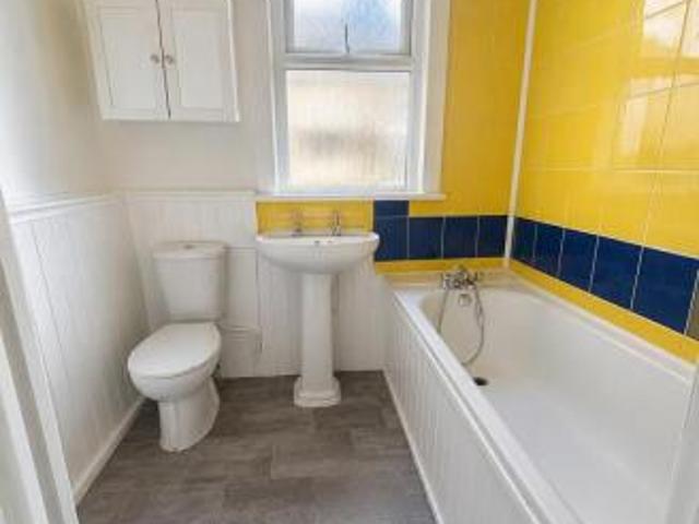 Apartment for rent in Cat Hill, England