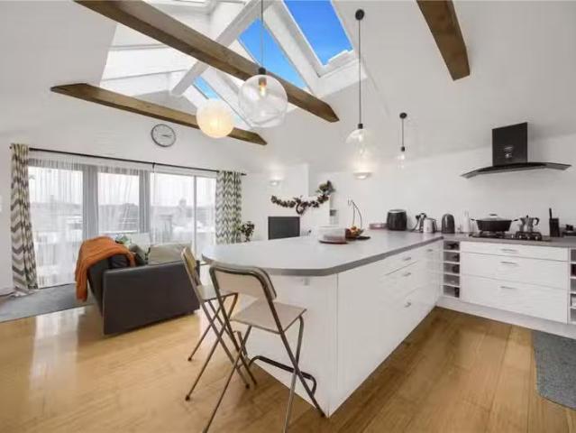 Apartment for rent in Falcon Lodge, Wales