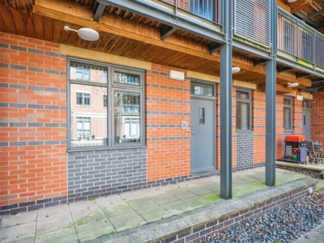 Apartment for rent in South Lane, West Yorkshire