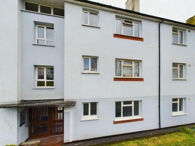 House for rent in Follaton, Strode