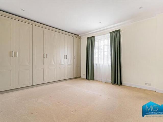Apartment for rent in Cat Hill, England