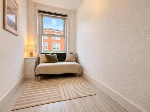Apartment for rent in Cat Hill, England
