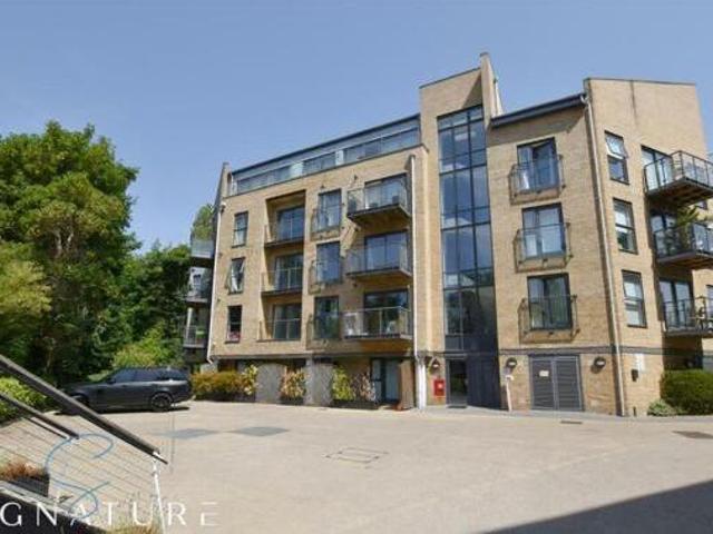 House for rent in Pouchen End, Hertfordshire