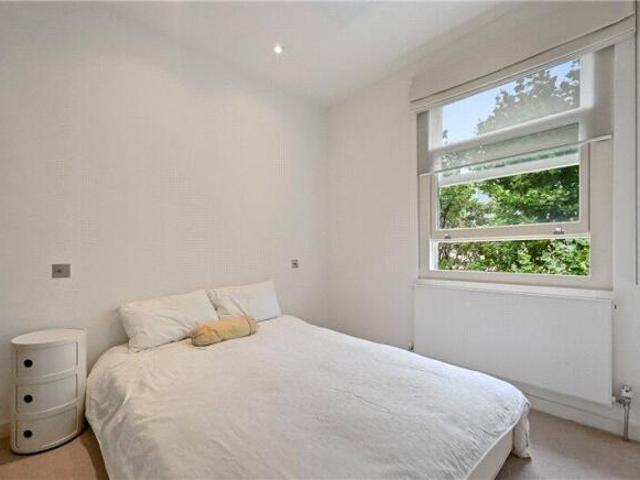 Apartment for rent in Cat Hill, England