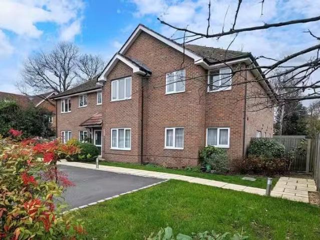 Apartment for rent in Addlestone, Runnymede