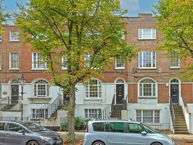 Apartment for rent in Brompton, Chatham