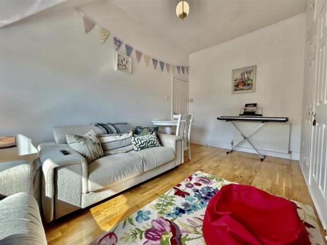 Apartment for rent in Cliftonville West, Acol