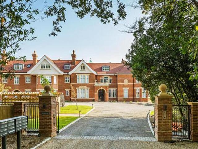 House for rent in Surrey