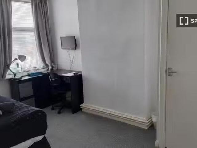 Apartment for rent in Cinderhill, Haddon