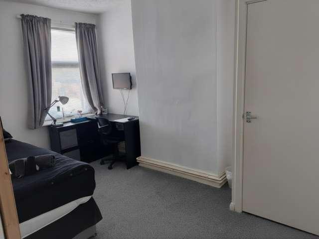 Apartment for rent in Cinderhill, Haddon