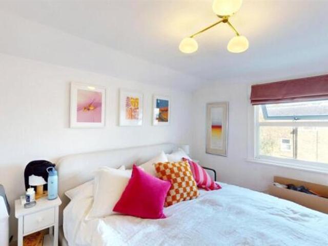 Apartment for rent in Cat Hill, England