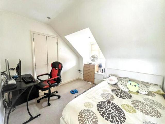 Apartment for rent in Cat Hill, England