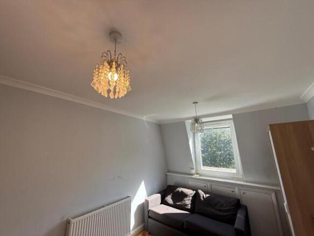 Apartment for rent in Cat Hill, England