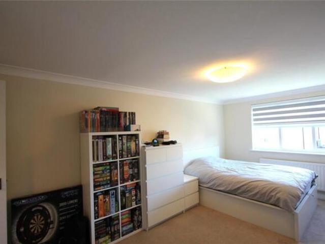 Apartment for rent in Cat Hill, England