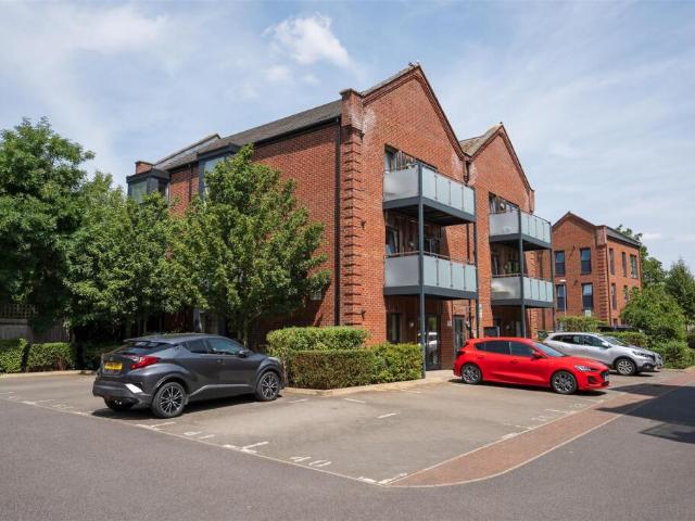 Apartment for rent in Yiewsley