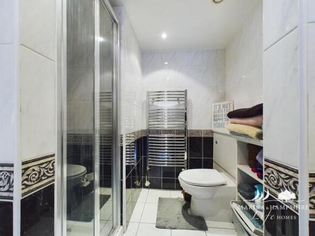 Apartment for rent in Port Solent, City Of Portsmouth
