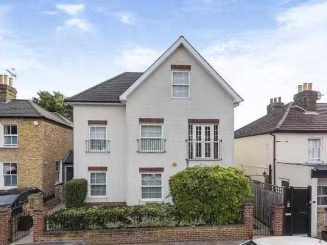 Apartment for rent in Bickley, Greater London