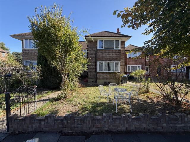 Apartment for rent in London Borough of Enfield, Greater London