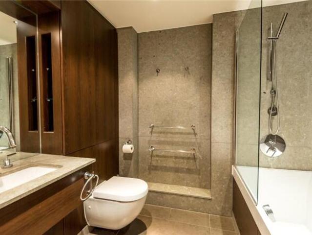 Apartment for rent in Five Acres, Hertfordshire