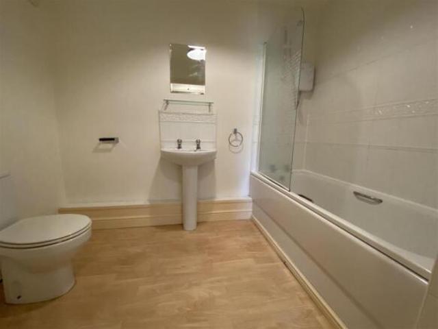 Apartment for rent in Hart, Hampshire