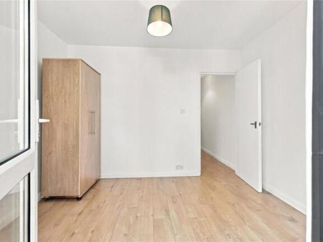Apartment for rent in Cat Hill, England