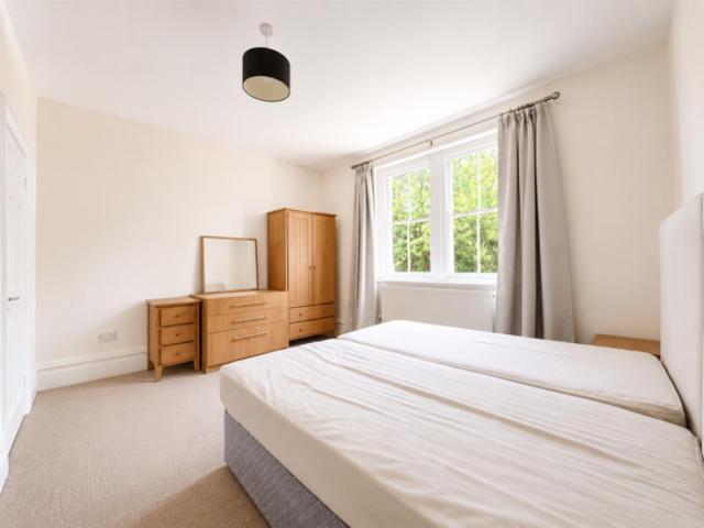 Apartment for rent in Penylan, Falcon Lodge