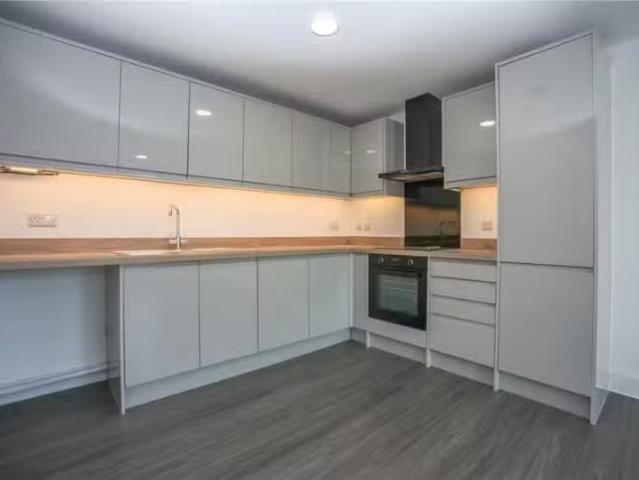 Apartment for rent in Prestbury, Golden Valley