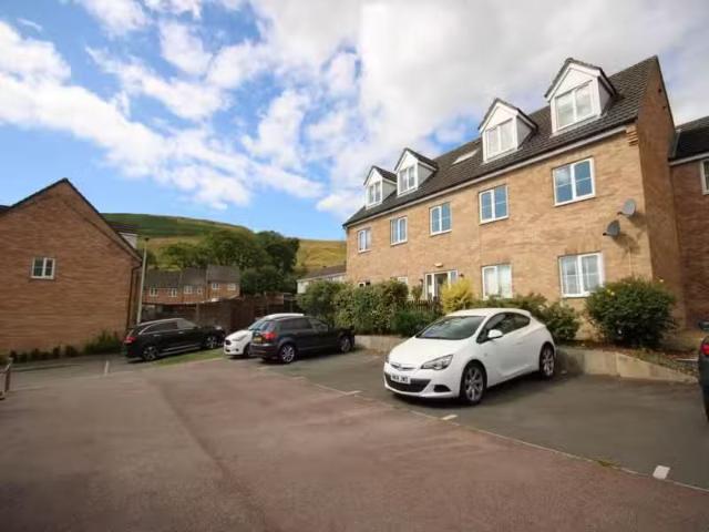 Apartment for rent in Pontlottyn, Wales