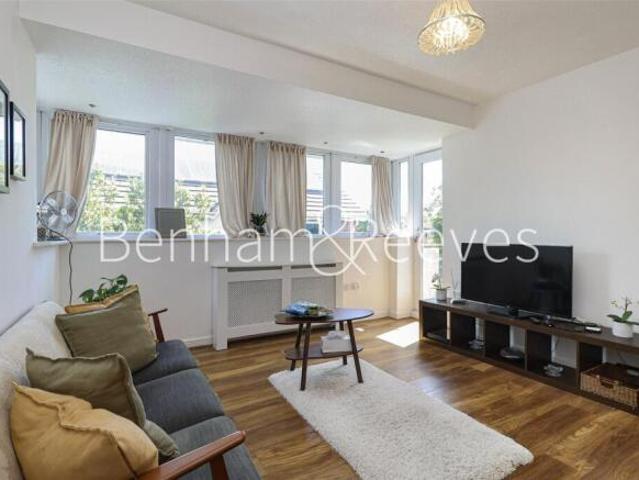 Apartment for rent in Cat Hill, England