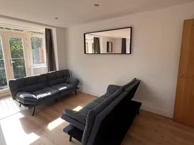 Apartment for rent in St. Martin's, The Bridge