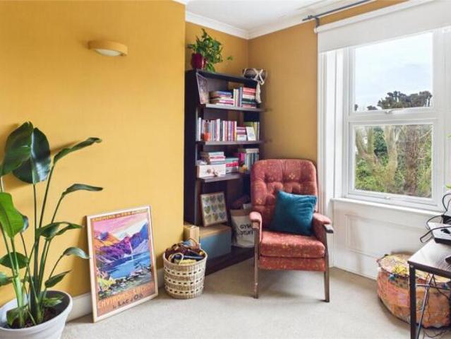 Apartment for rent in Cat Hill, England