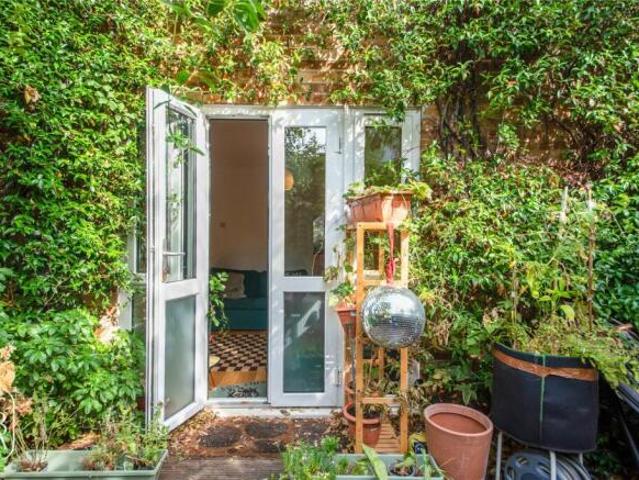 Apartment for rent in Cat Hill
