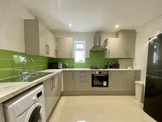 House for rent in Follaton, Strode