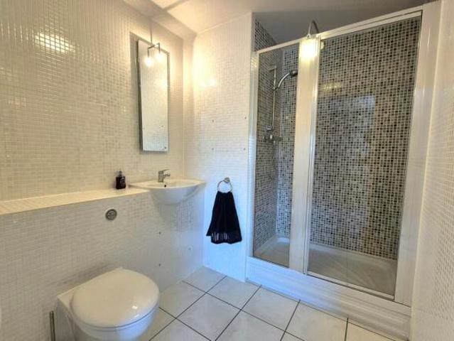 Apartment for rent in Follaton, Strode