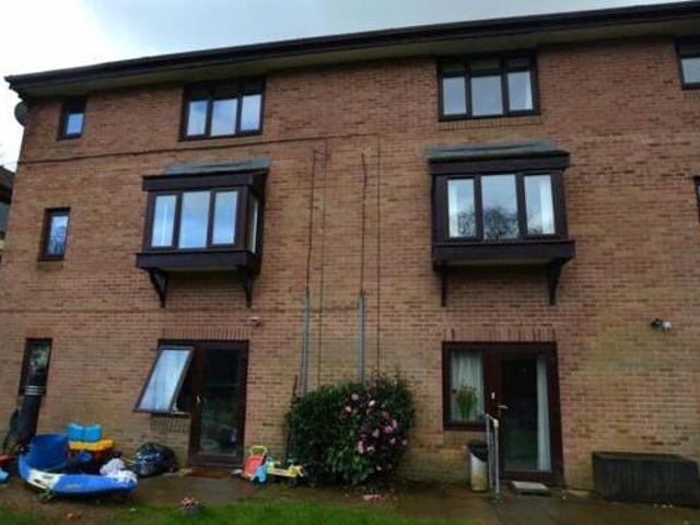 House for rent in Follaton, Strode