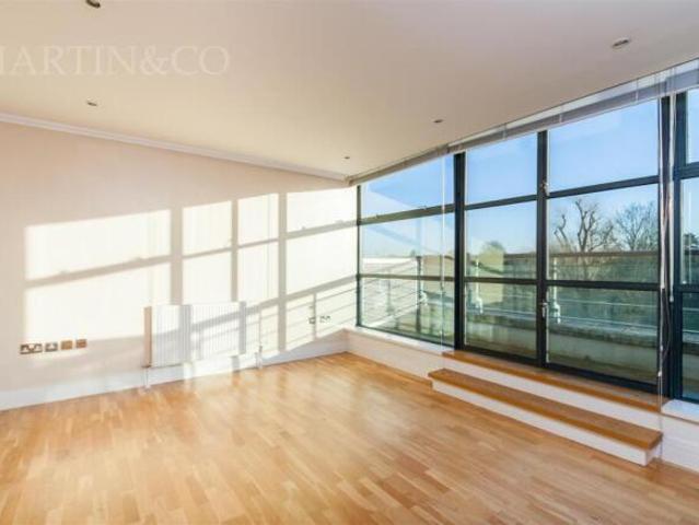 Apartment for rent in South Lane, West Yorkshire