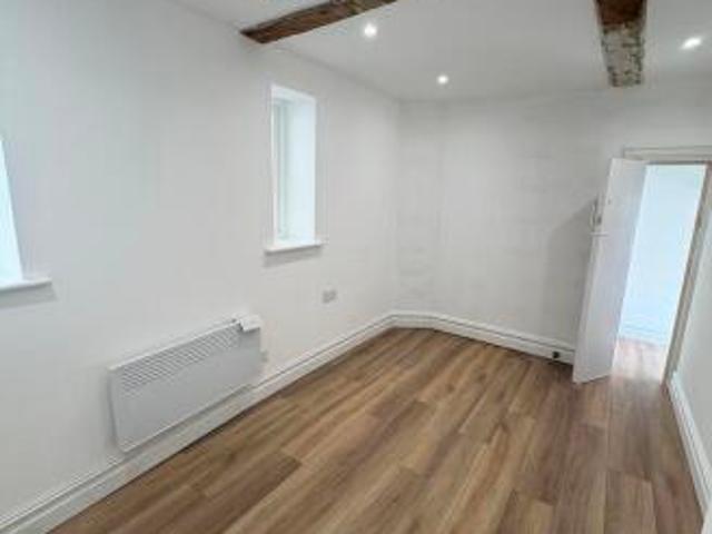 Apartment for rent in Preston, Oad Street