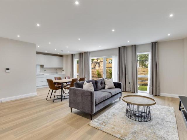 Apartment for rent in Cricklewood, Brent