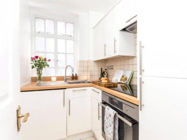 Apartment for rent in Cat Hill, England