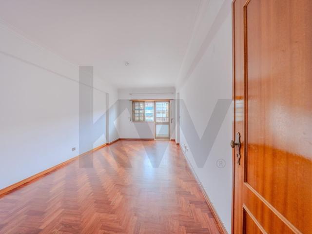 Apartamento alugar em Núcleo Urbano Histórico de Queijas, Oeiras